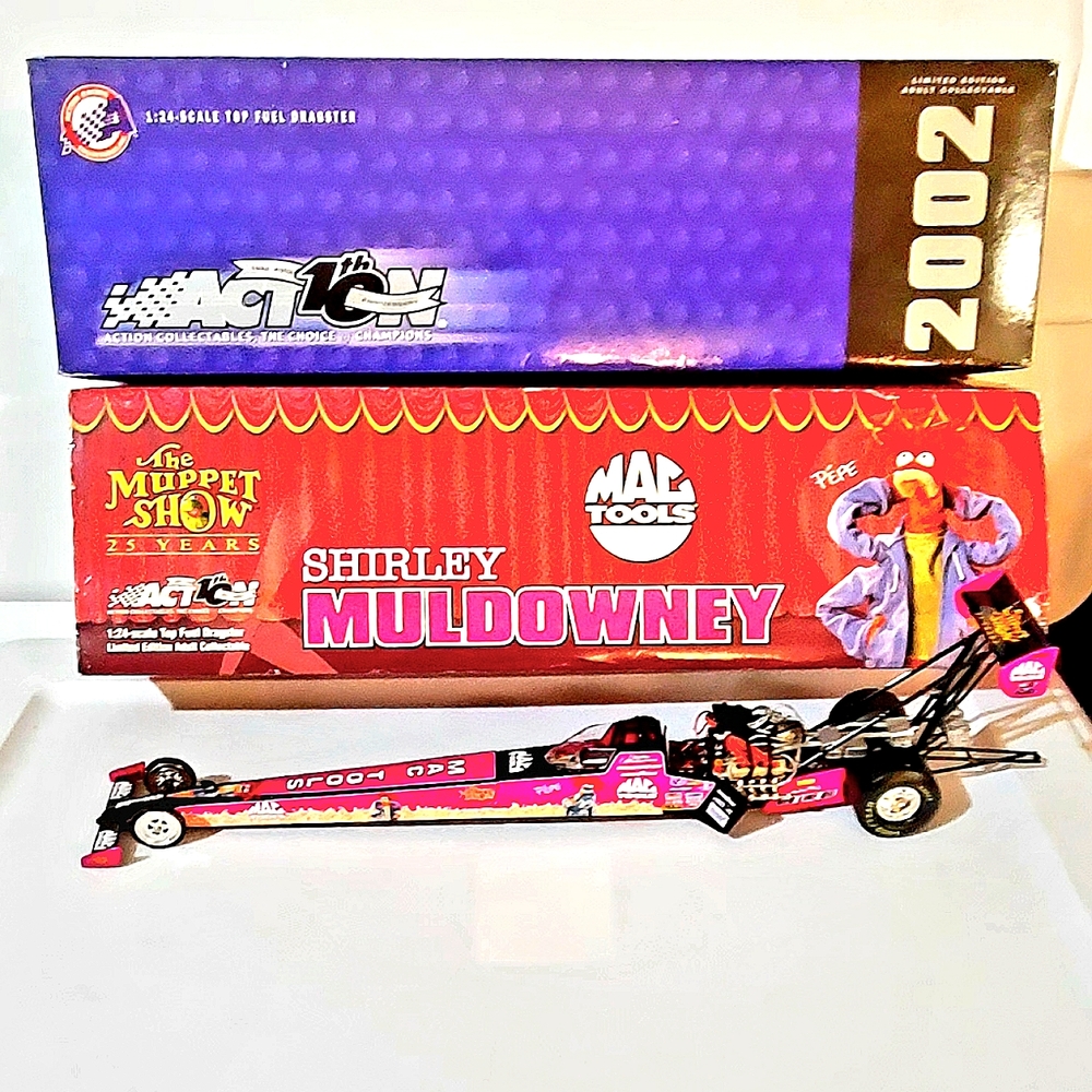 SHIRLEY MULDOWNEY 1/24 DIECAST EXACT SCALE NHRA DRAGSTER. MUPPETS 25TH ANVSRY